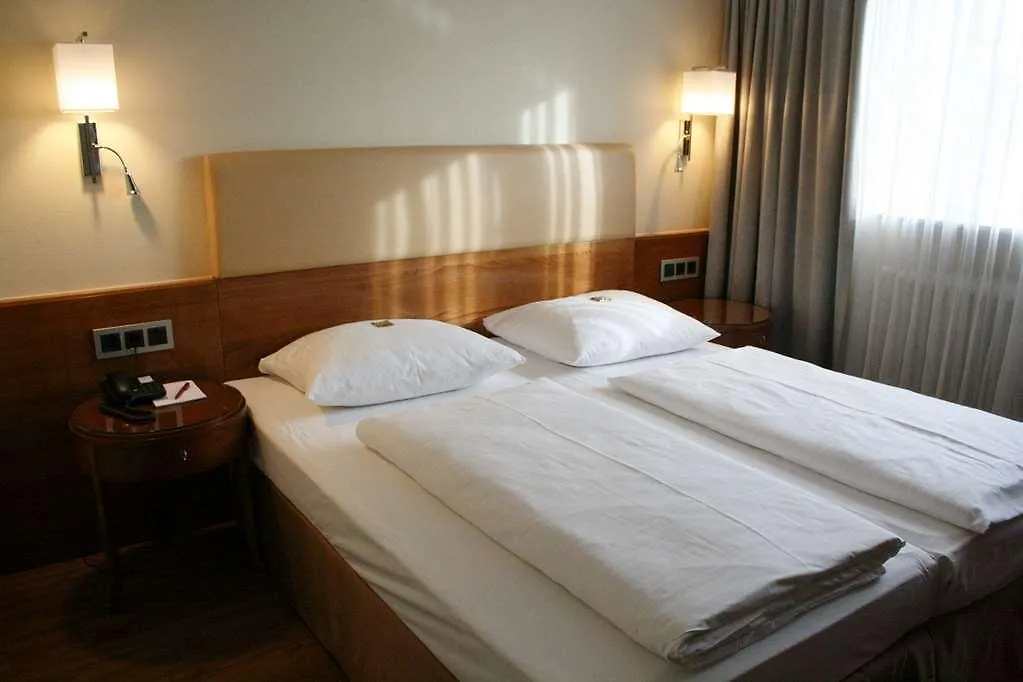 Duerer-Hotel Nuremberga 4*,  Alemanha