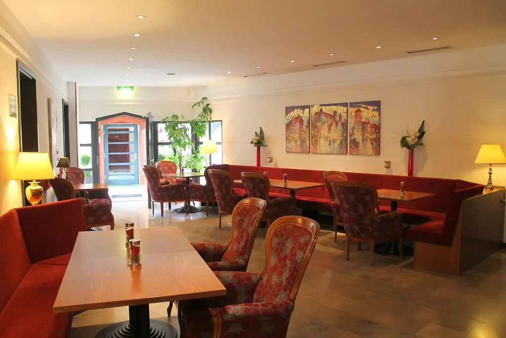Duerer-Hotel Nuremberga 4*,